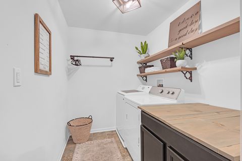 Tiny photo for 4034 Hunt Club Drive, Oswego, IL 60543 (MLS # 12635500)