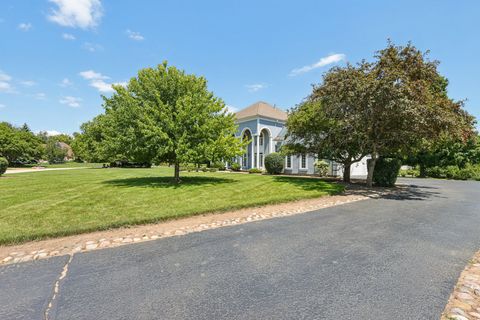 Tiny photo for 6605 Oakwood Manor Drive, Crystal Lake, IL 60012 (MLS # 12609879)