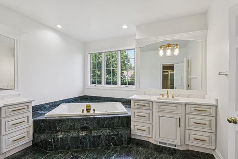 Tiny photo for 6605 Oakwood Manor Drive, Crystal Lake, IL 60012 (MLS # 12609879)