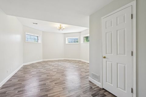 Tiny photo for 6605 Oakwood Manor Drive, Crystal Lake, IL 60012 (MLS # 12609879)