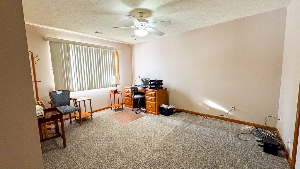 Bloomington, Illinois 61704, United States, 2 Bedrooms Bedrooms, ,2 BathroomsBathrooms,Residential,Pending,252996