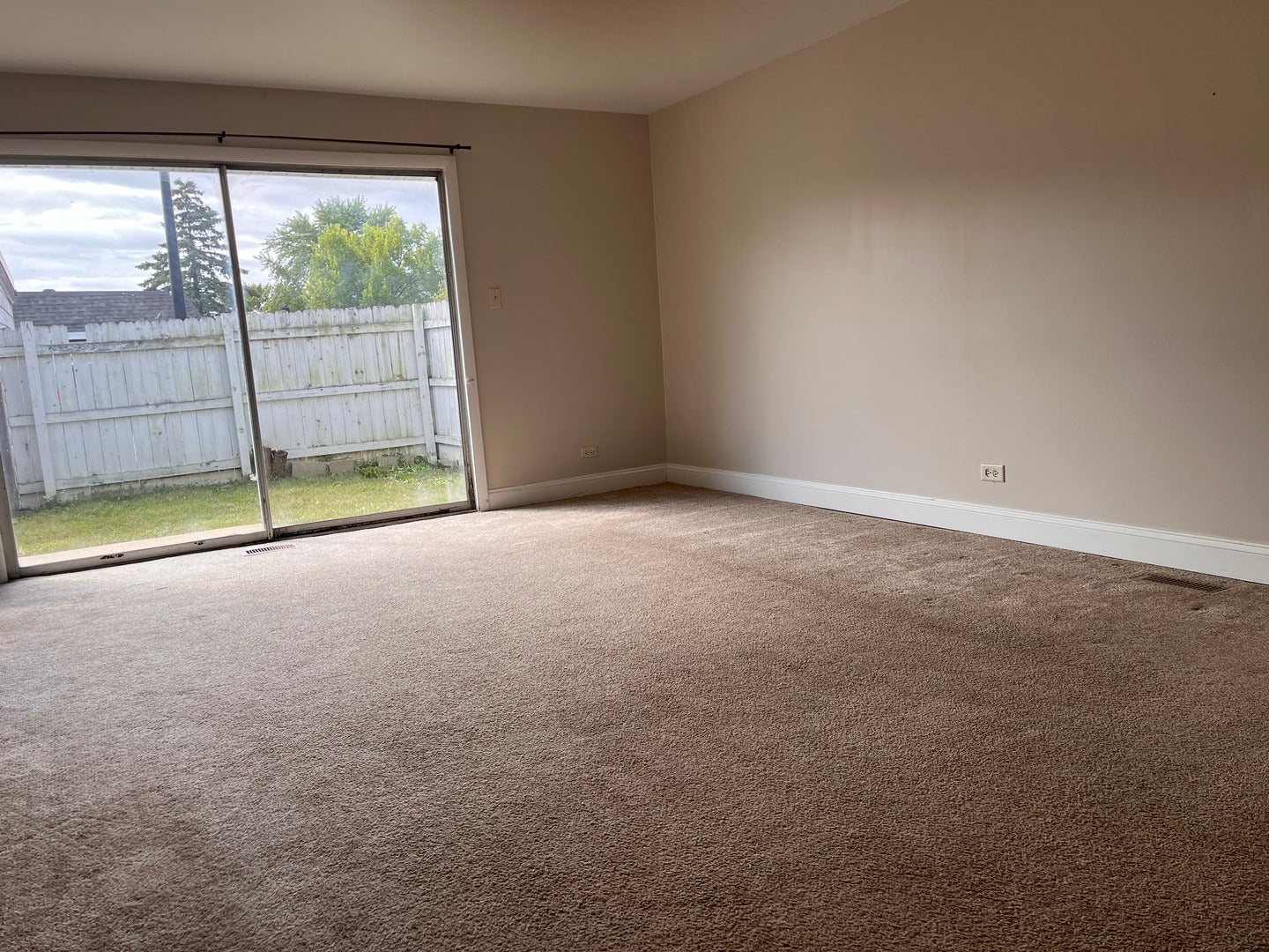 1289 Court E Court 1289