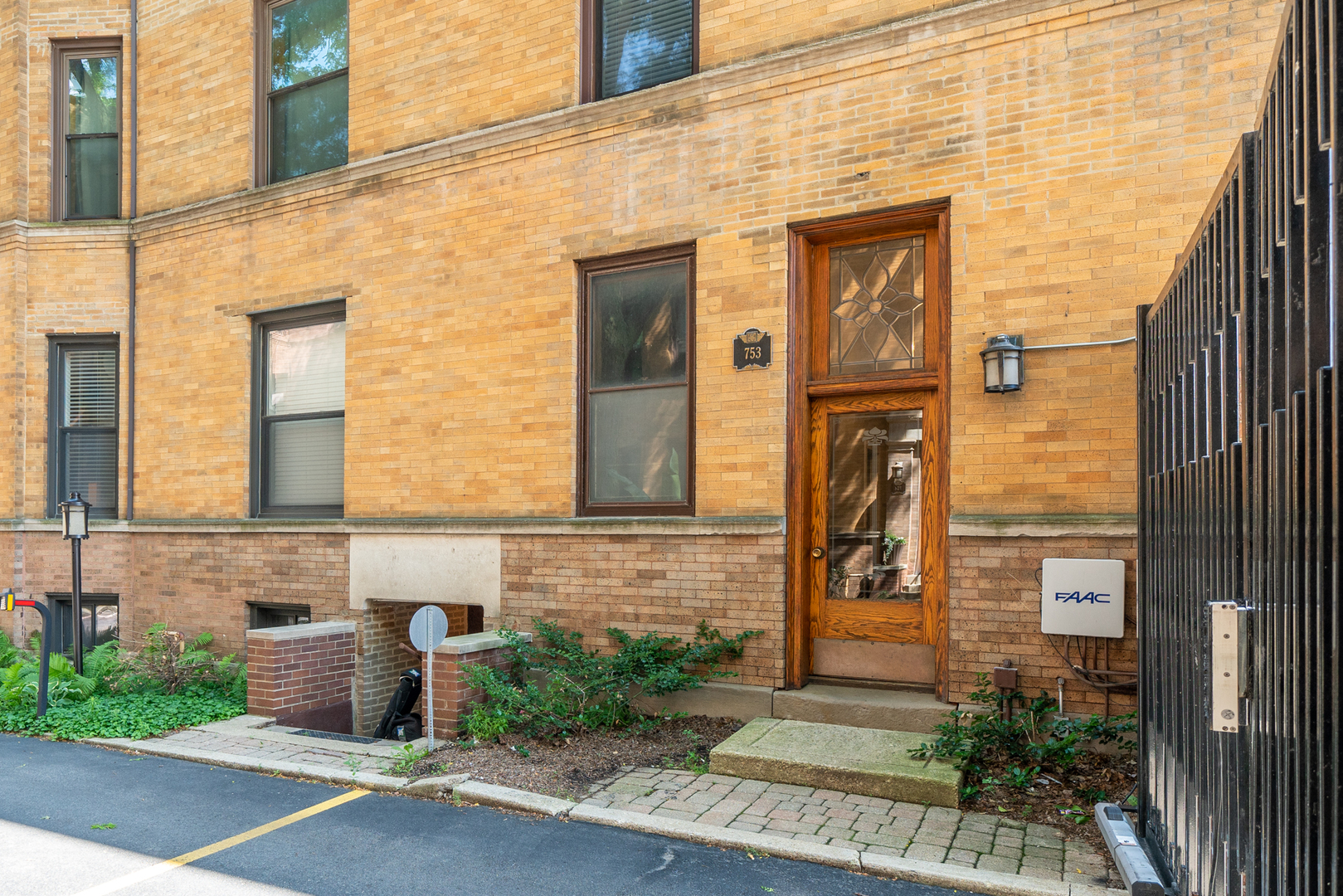 753 W California Terrace 2
