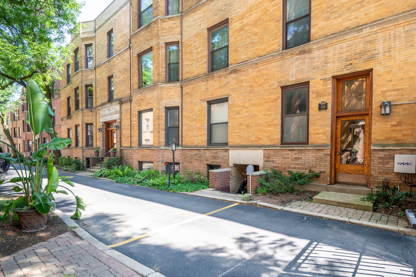 753 W California Terrace 2