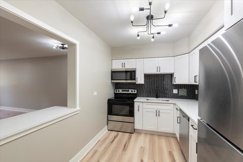 Tiny photo for 835 Ridge Avenue #207, Evanston, IL 60202 (MLS # 12494674)