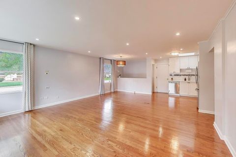 Tiny photo for 1022 Whitfield Road, Northbrook, IL 60062 (MLS # 12498804)