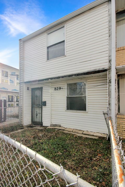 Photo of 829 E 48th Street #D, Chicago, IL 60615 (MLS # 12544837)