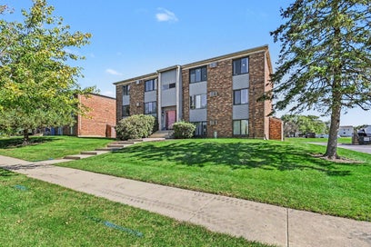 280 Canterbury Lane 5 Bolingbrook IL 60440