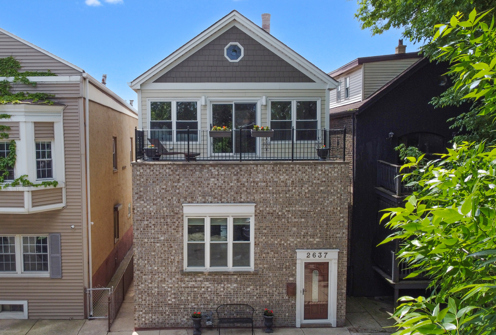 2637 W Huron Street