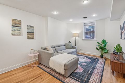 Tiny photo for 945 W Gordon Terrace #GE, Chicago, IL 60613 (MLS # 12600993)