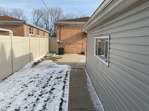 Tiny photo for 604 Exchange Avenue, Calumet City, IL 60409 (MLS # 12540282)