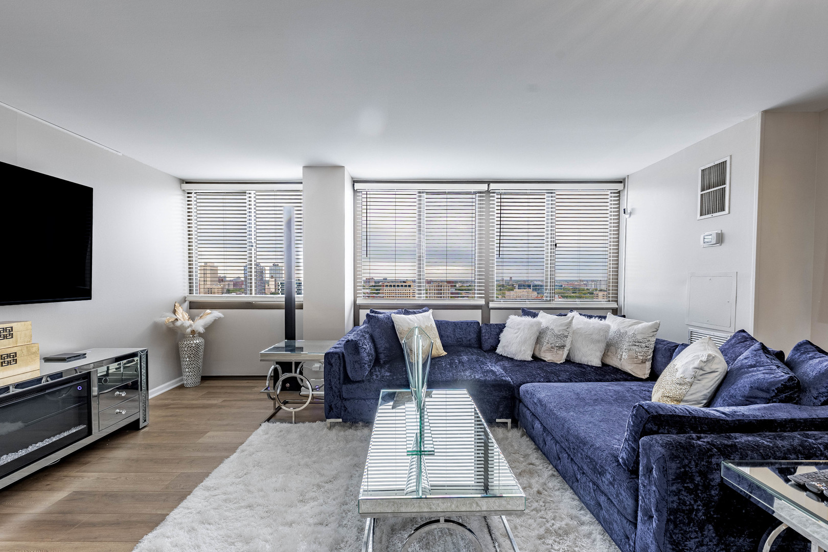 4850 S Lake Park Avenue 2009