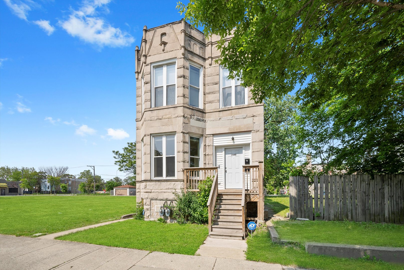 1540 S Saint Louis Avenue