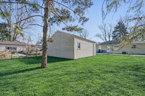 Tiny photo for 34 Golfview Lane, Carpentersville, IL 60110 (MLS # 12568916)