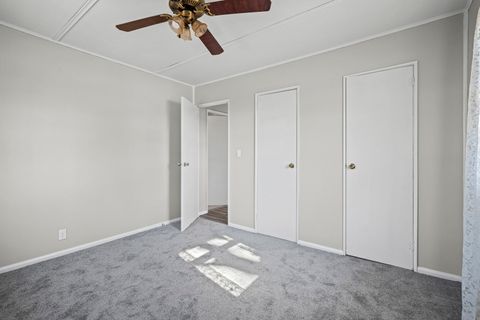 Tiny photo for 34 Golfview Lane, Carpentersville, IL 60110 (MLS # 12568916)