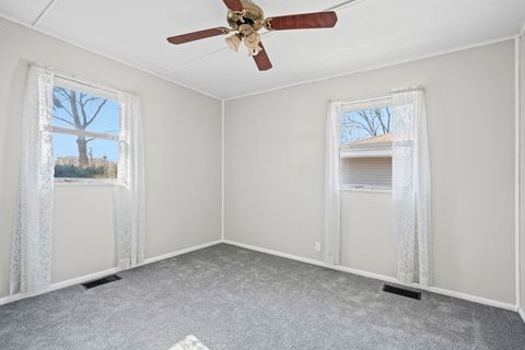 Tiny photo for 34 Golfview Lane, Carpentersville, IL 60110 (MLS # 12568916)