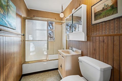 Tiny photo for 34 Golfview Lane, Carpentersville, IL 60110 (MLS # 12568916)