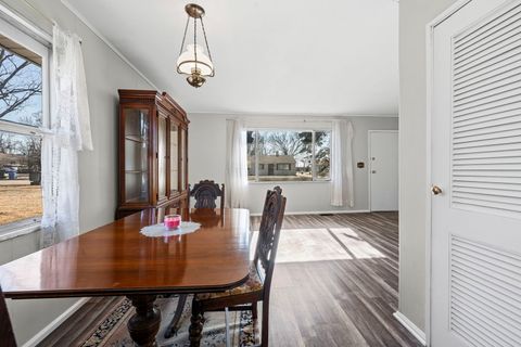 Tiny photo for 34 Golfview Lane, Carpentersville, IL 60110 (MLS # 12568916)