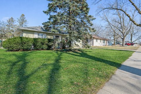 Tiny photo for 34 Golfview Lane, Carpentersville, IL 60110 (MLS # 12568916)