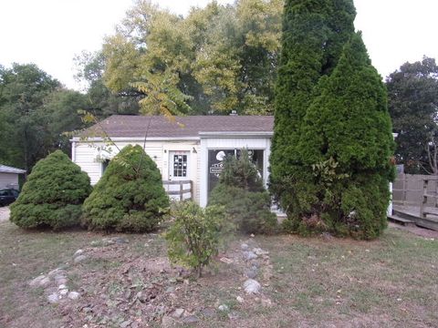 Photo of 104 Algonquin Road, Marquette Heights, IL 61554 (MLS # 12533942)