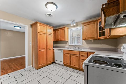 Tiny photo for 1106 W Kirby Avenue, Champaign, IL 61821 (MLS # 12474606)