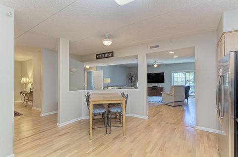 Tiny photo for 601 W Rand Road #106, Arlington Heights, IL 60004 (MLS # 12637241)