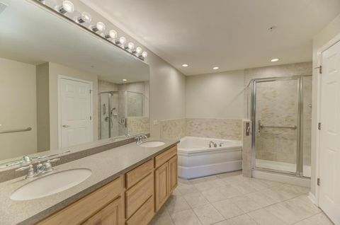 Tiny photo for 601 W Rand Road #106, Arlington Heights, IL 60004 (MLS # 12637241)