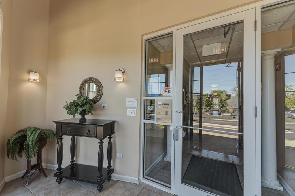 601 W Rand Road 106