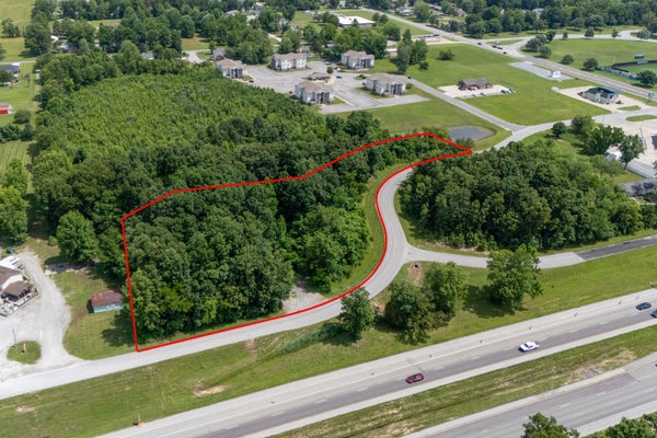 1110 PIN OAK DR, CARTERVILLE, IL 62918 - Image 2b8bdb0b3a7cd560bae4ed3a1cc3d054/701873136