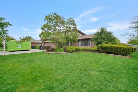 Tiny photo for Homer Glen, IL 60491 (MLS # 12633599)