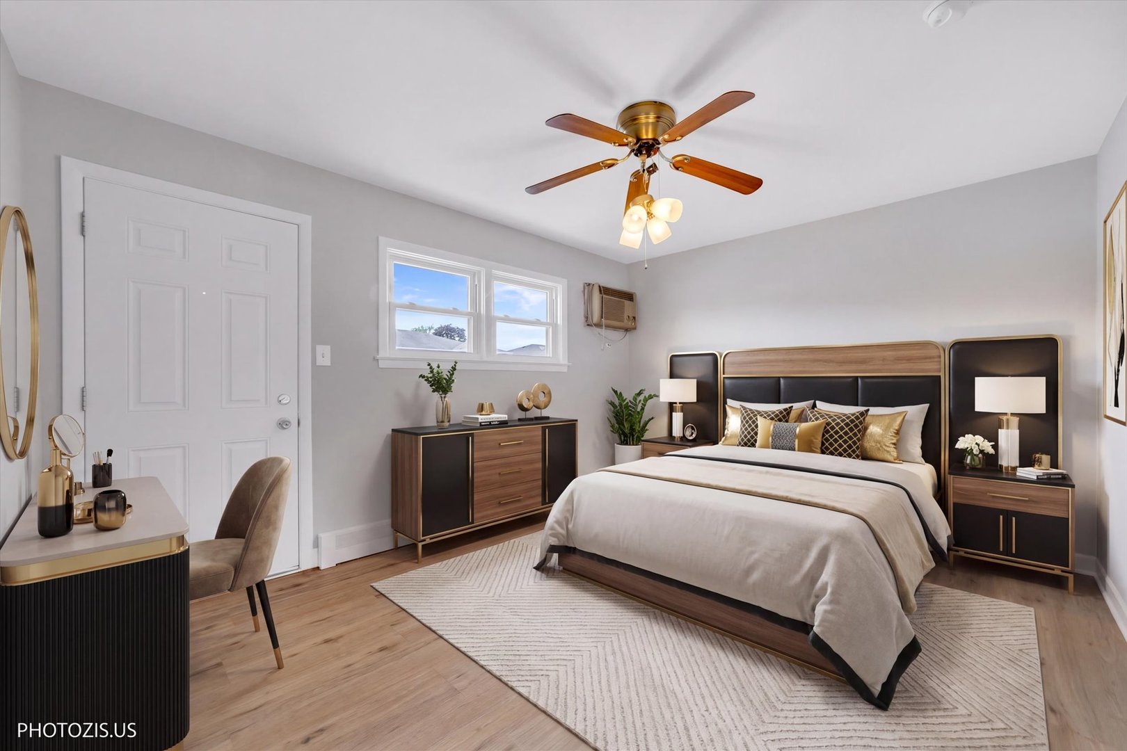 1111 Holiday Lane 3