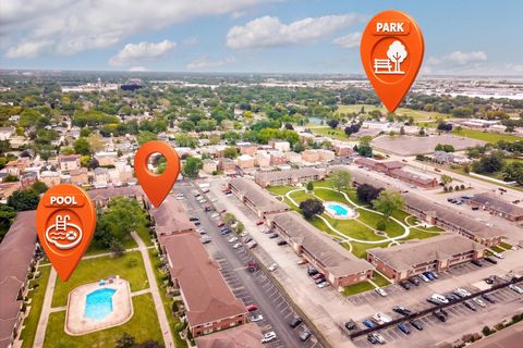 Tiny photo for 1111 Holiday Lane #3, Des Plaines, IL 60016 (MLS # 12655749)