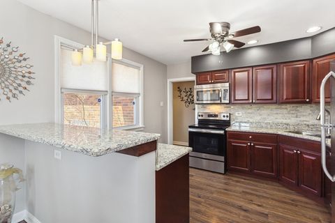 Tiny photo for 1558 Portsmouth Avenue, Westchester, IL 60154 (MLS # 12602224)