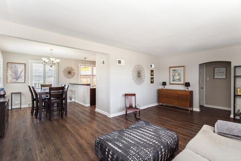 Tiny photo for 1558 Portsmouth Avenue, Westchester, IL 60154 (MLS # 12602224)