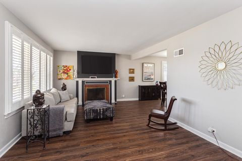 Tiny photo for 1558 Portsmouth Avenue, Westchester, IL 60154 (MLS # 12602224)