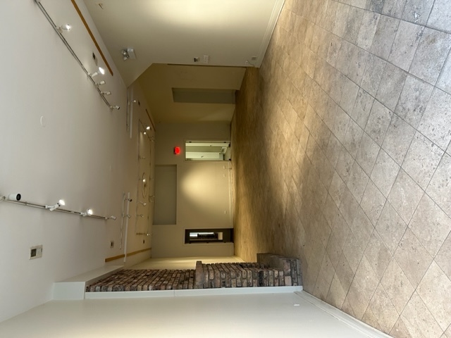 1004 N Clark Street COM