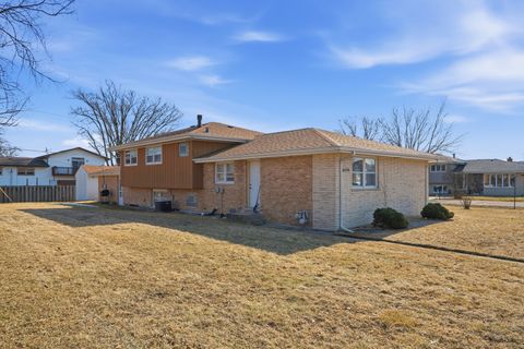 Tiny photo for 10459 S 81st Avenue, Palos Hills, IL 60465 (MLS # 12573537)