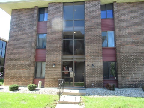 Photo of 15700 Terrace Drive #1, Oak Forest, IL 60452 (MLS # 12776235)