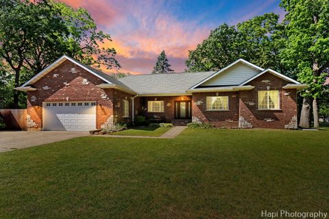 Photo of 1340 Park Avenue, Winthrop Harbor, IL 60096 (MLS # 12463396)