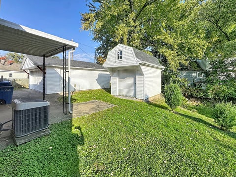 Tiny photo for 1204 29th Avenue Court, Moline, IL 61265 (MLS # 12784369)