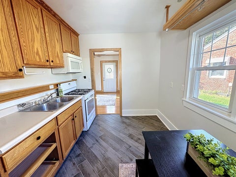 Tiny photo for 1204 29th Avenue Court, Moline, IL 61265 (MLS # 12784369)