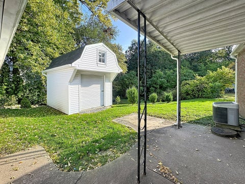 Tiny photo for 1204 29th Avenue Court, Moline, IL 61265 (MLS # 12784369)