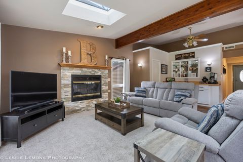 Tiny photo for 221 69th Street, Darien, IL 60561 (MLS # 12614546)