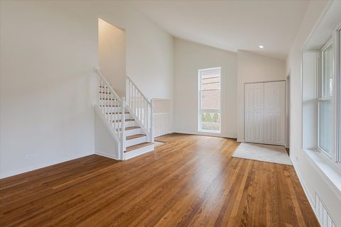 Tiny photo for 6745 N Saint Louis Avenue, Lincolnwood, IL 60712 (MLS # 12597158)