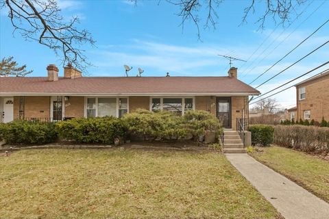 Photo of 6745 N Saint Louis Avenue, Lincolnwood, IL 60712 (MLS # 12597158)