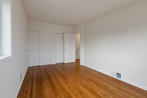 Tiny photo for 6745 N Saint Louis Avenue, Lincolnwood, IL 60712 (MLS # 12597158)