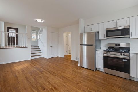 Tiny photo for 6745 N Saint Louis Avenue, Lincolnwood, IL 60712 (MLS # 12597158)