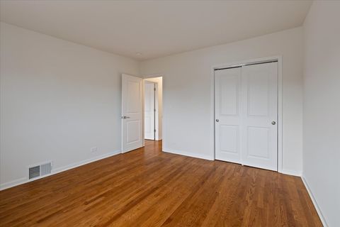 Tiny photo for 6745 N Saint Louis Avenue, Lincolnwood, IL 60712 (MLS # 12597158)