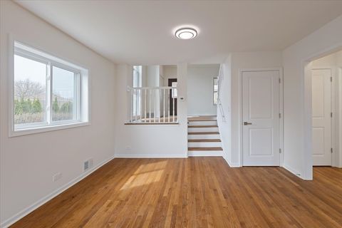 Tiny photo for 6745 N Saint Louis Avenue, Lincolnwood, IL 60712 (MLS # 12597158)