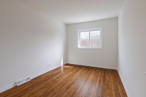Tiny photo for 6745 N Saint Louis Avenue, Lincolnwood, IL 60712 (MLS # 12597158)